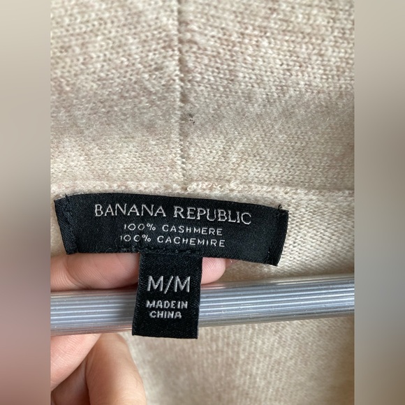 Banana Republic Cream Cardigan Sweater - Picture 2 of 4